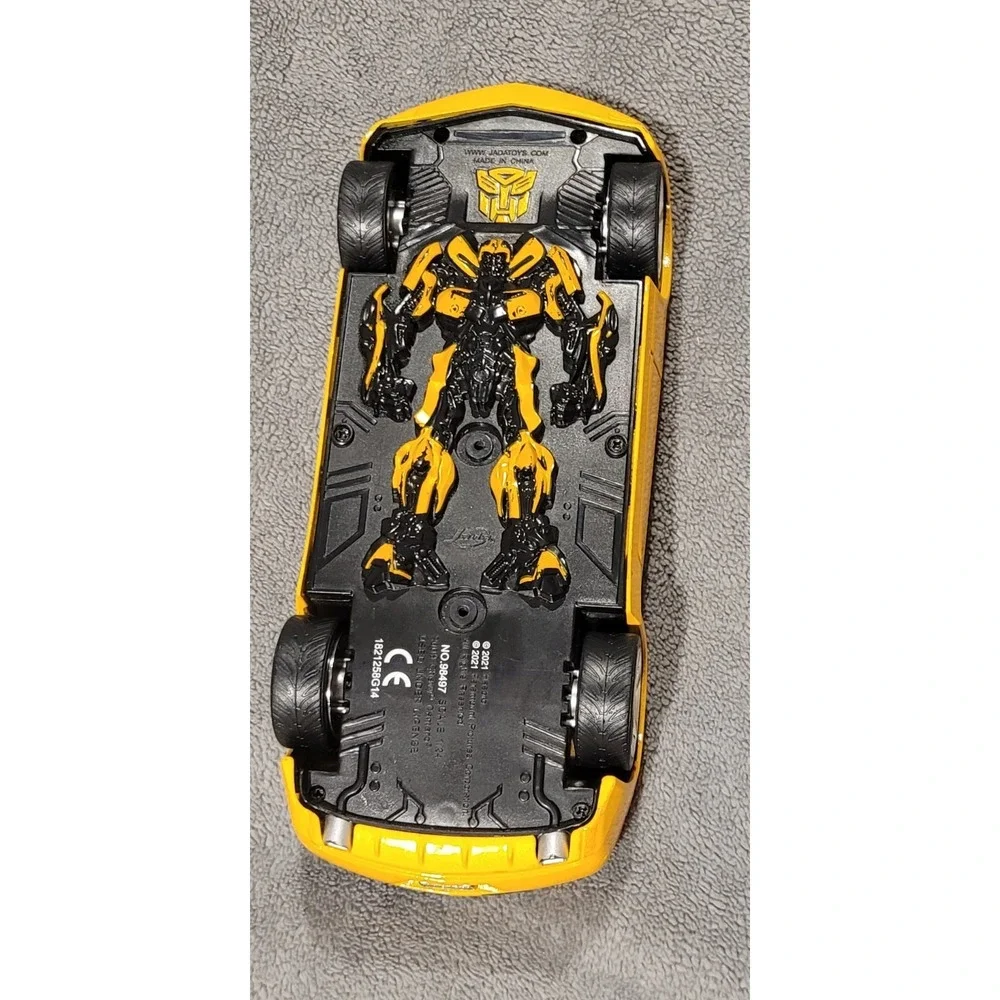Jada 2006 Chevrolet Camaro Concept Bumblebee Yellow Diecast Model Car